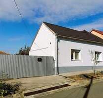 Ideales Haus für ein Ehepaar in Kaposvár – mit Garage, Werkstatt, zwei Abstellräumen und Garten – sofort bezugsfertig