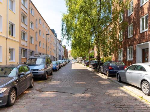 Straßenansicht - 2 Zimmer Etagenwohnung zum Kaufen in Kiel