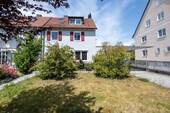 Hausansicht - AIGNER - Modernisiertes Reiheneckhaus mit großem Grundstück - Einziehen und Wohlfühlen!