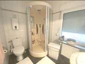 OG Bad 2 mit Dusche und Fenster - 