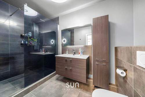 MODERNES BADEZIMMER - 