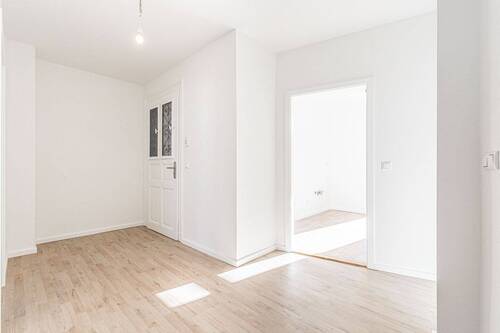 Eingangsbereich - Helle Räume & moderner Komfort - 3-Zimmer-Wohnung in der Mockauer Straße