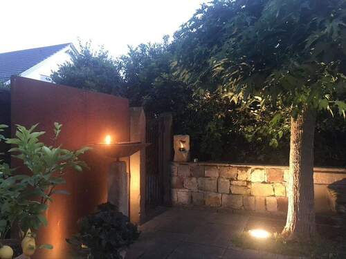 Garten mit Beleuchtung - 7 Zimmer Reihenmittelhaus zum Kaufen in DANNSTADT-SCHAUERNHEIM