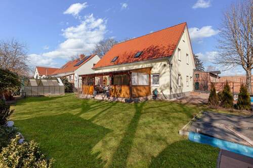 Außenansicht Garten - 7 Zimmer Einfamilienhaus zum Kaufen in Berlin