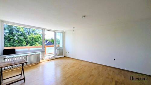 Wohnzimmer - 3 Zimmer Etagenwohnung zum Kaufen in Germering