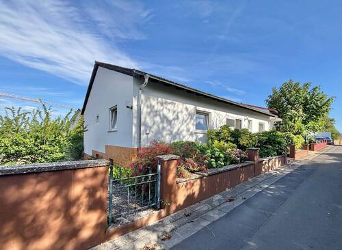 Haus - Bungalow mit Ausbaupotenzial in ruhiger Lage von Bockenheim an der Weinstraße