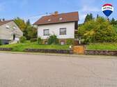 RE/MAX Immobilien DeLux Einfamilienhaus Merzig Aussenansicht - 