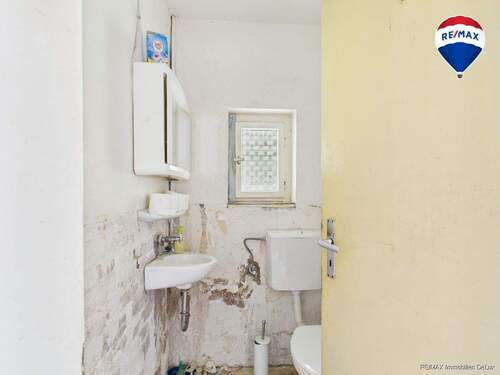RE/MAX Immobilien DeLux Einfamilienhaus Merzig WC - 