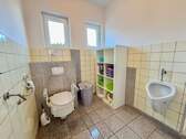 EG WC - 