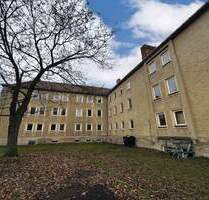 Sangerhausen: Solides Mehrfamilienhaus zum Sanieren, nur 250 EURqm Soll-Wfl.