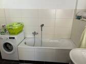 Bad mit Wanne - 