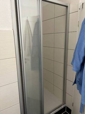 ...und Dusche - 