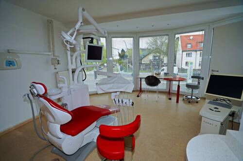 Behandlungsraum 1 1 - Hauptstadtmakler-Etablierte Zahnarztpraxis mit Immobilie
