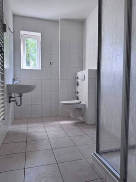 Duschbad mit Fenster - 