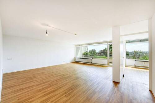 Wohnen von Tür - 4 Zimmer Etagenwohnung in Stuttgart