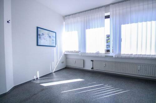 Behandlungszimmer - Büro in Krefeld zum Kaufen