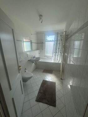 Badezimmer - Etagenwohnung mit 50,00 m&sup2; in Leipzig zum Kaufen