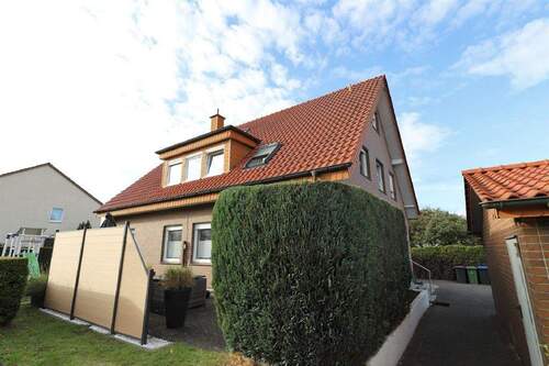 Straßenansicht - 8 Zimmer Einfamilienhaus in Detmold