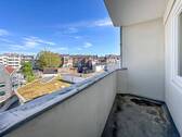 Balkon - Etagenwohnung mit 74,00 m&sup2; in Düsseldorf zur Miete