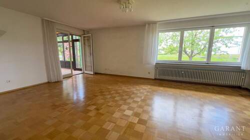 Wohnzimmer - Einfamilienhaus mit 158,00 m² in Gschwend zum Kaufen