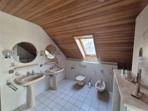 Bad mit WC/BD 2.OG - 