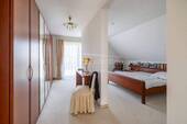 Schlafzimmer mit Ankleide - 