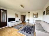 Wohnzimmer - 2 Zimmer Etagenwohnung zum Kaufen in Neuss