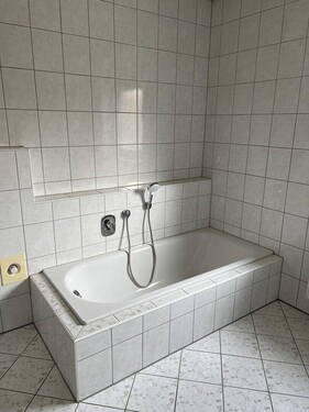 Bad EG - Mehrfamilienhaus, Wohnhaus mit 203,00 m&sup2; in Beratzhausen zum Kaufen