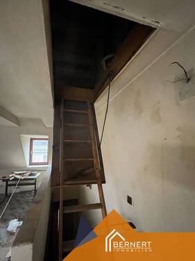 Treppe zum Spitzboden - 