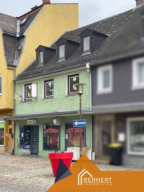 Außenansicht - 5 Zimmer Mehrfamilienhaus, Wohnhaus zum Kaufen in Selb