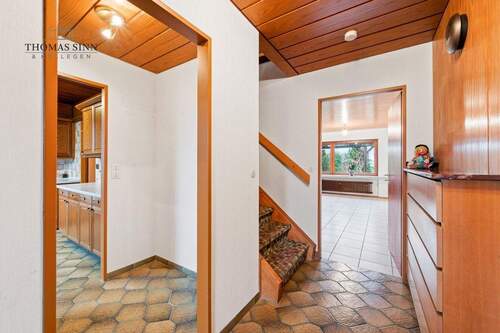 EG: Eingangsbereich/Flur - 4 Zimmer Reihenmittelhaus in Heilbronn / Neckargartach