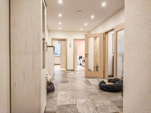 großzügiger Flur - 