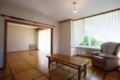 Geräumiges Wohn-/Esszimmer mit Parkettboden - 5 Zimmer Einfamilienhaus zum Kaufen in Mössingen