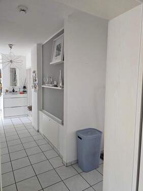 Eingangsbereich Blick zur Tür - 