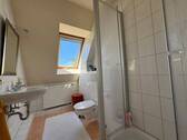 Badezimmer im Obergeschoss - 