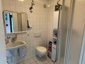 Bad mit Dusche im EG - 