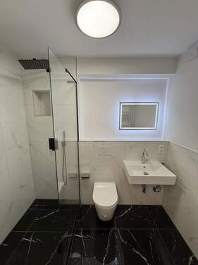 Bad & WC - 3 Zimmer Etagenwohnung in Stuttgart