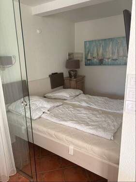 Schlafbereich im Wohnzimmer integriert - 