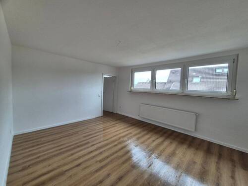 Wohnzimmer - 3 Zimmer Etagenwohnung zur Miete in Remagen