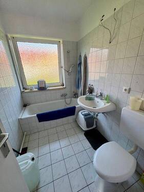 Badezimmer - 2 Zimmer Etagenwohnung zur Miete in Kiel