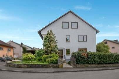 Hausansicht.jpg - Doppelhaushälfte in Kleinrinderfeld