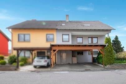Hausansicht mit Carport.jpg - 