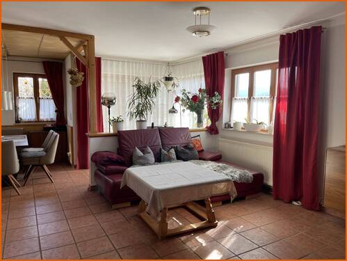 Wohn-/Essbereich - 6 Zimmer Einfamilienhaus in Neukirchen