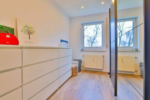 Kinderzimmer/Büro - 