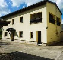 - Saniertes Einfamilienhaus mit ehemaliger Scheune und Brunnen - - Weißenfels Kleinkorbetha