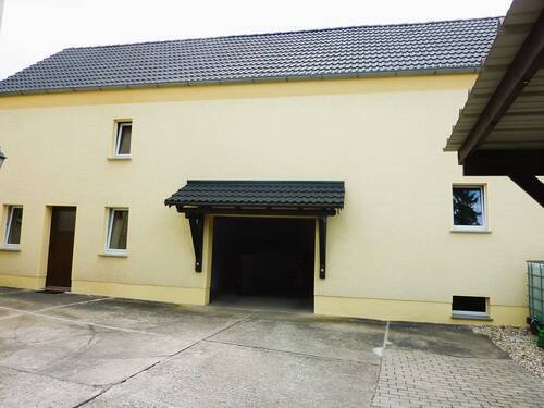 Ansicht Scheune - 4 Zimmer Mehrfamilienhaus, Wohnhaus zum Kaufen in Weißenfels