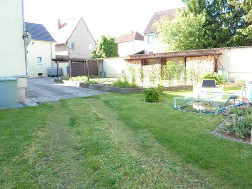 Zufahrt - 4 Zimmer Mehrfamilienhaus, Wohnhaus in Weißenfels