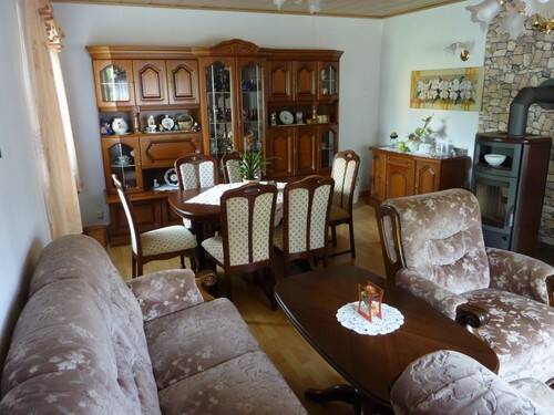 Wohnraum EG - Mehrfamilienhaus, Wohnhaus mit 105,00 m&sup2; in Weißenfels zum Kaufen