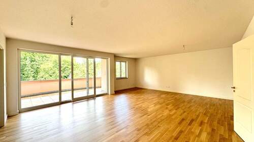 Wohn- & Essbereich - Etagenwohnung mit 150,00 m&sup2; in Baden-Baden zum Kaufen