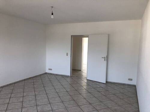 Wohnzimmer - 3 Zimmer Etagenwohnung in Siegburg